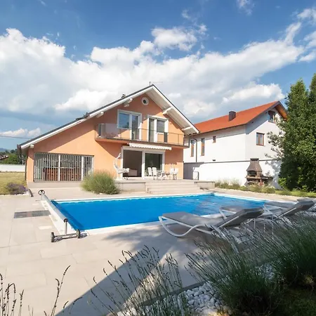 Mela Villa